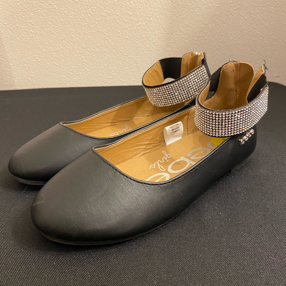Young lady bebe shoes!